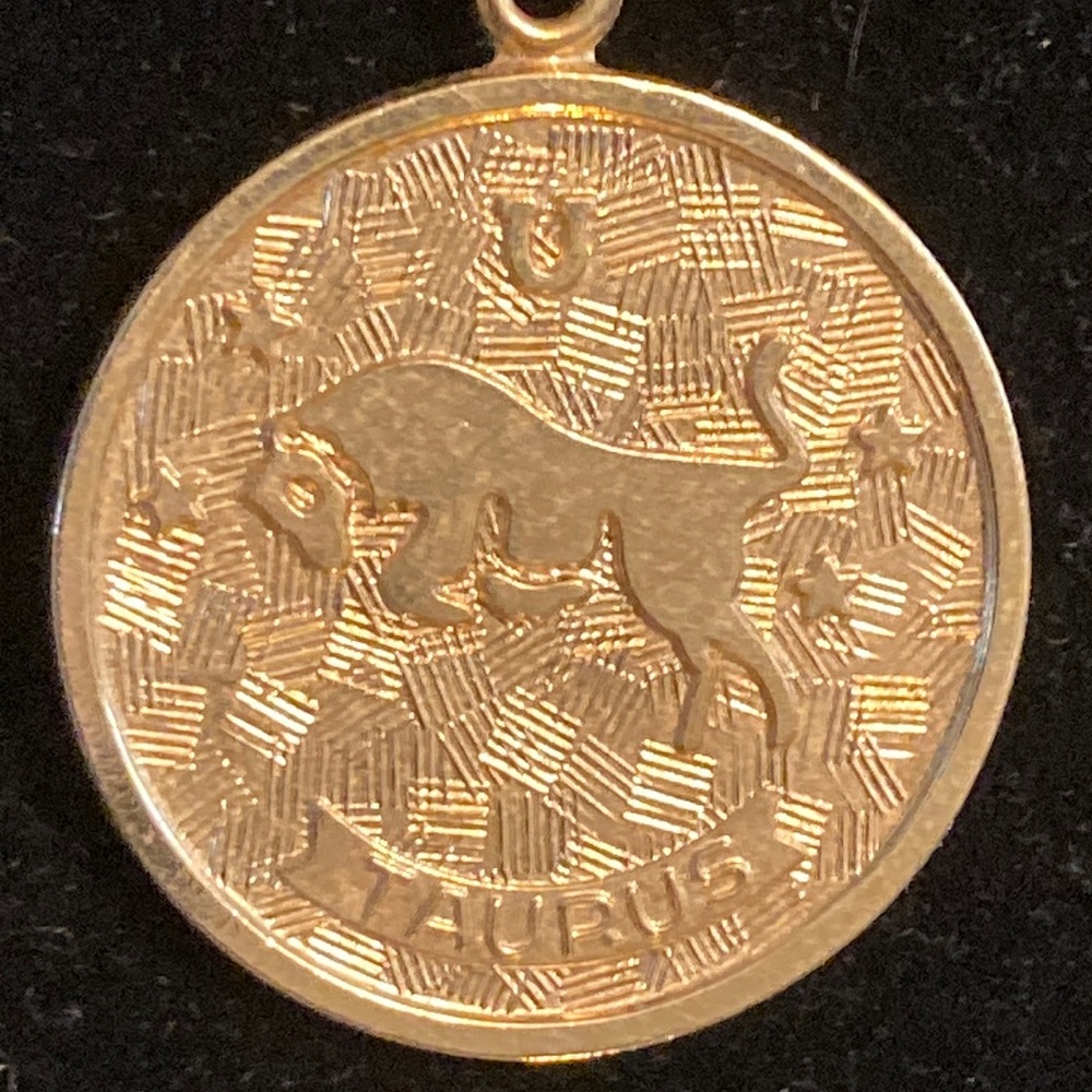 Vintage gold tone Sarah Coventry necklace